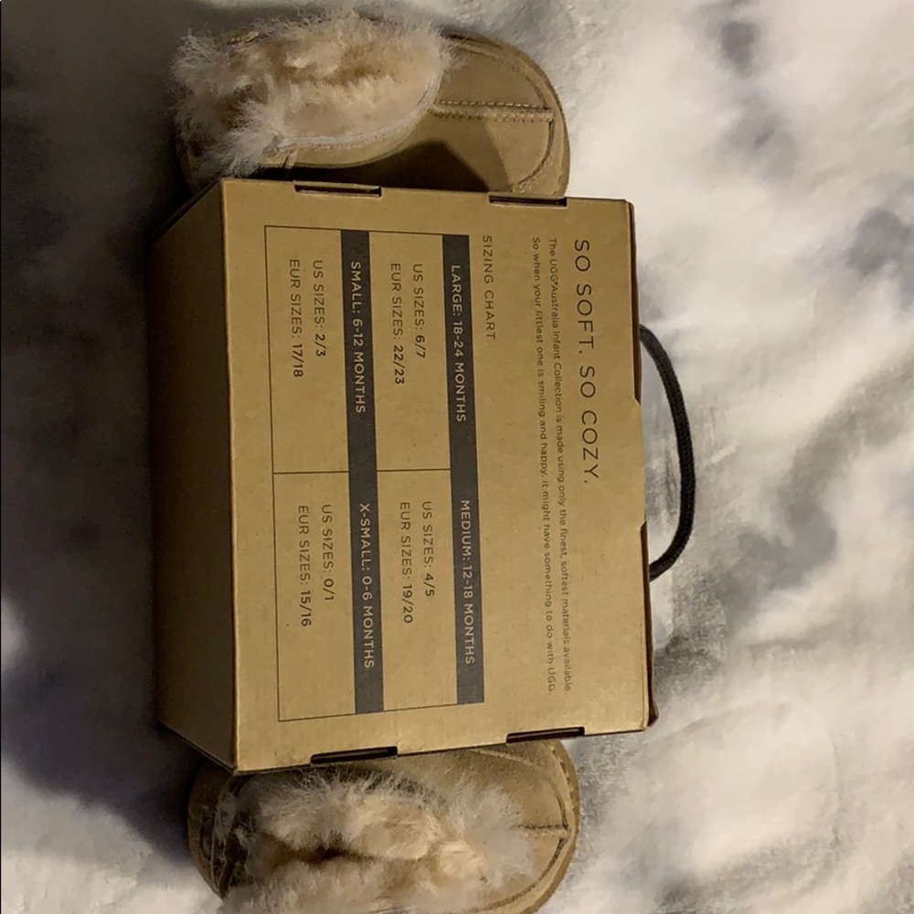 UGG - Picture 7 of 9